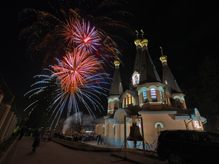 Праздничный салют в честь Воскресенья Христова. Пасха (2015 г.)